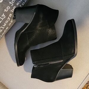 💗 BARETRAPS POSTURE Callie Side Zip Ankle Boots Heels Booties Black 8